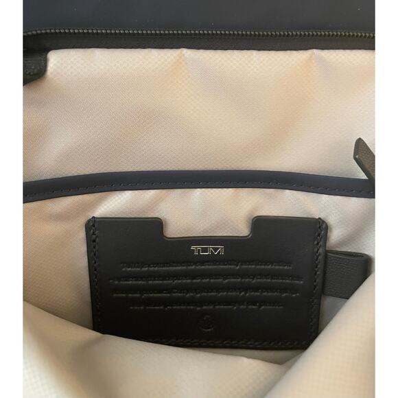 New TUMI Tyler Voyageur Womens Indigo Blue Crossbody - Picture 5 of 14